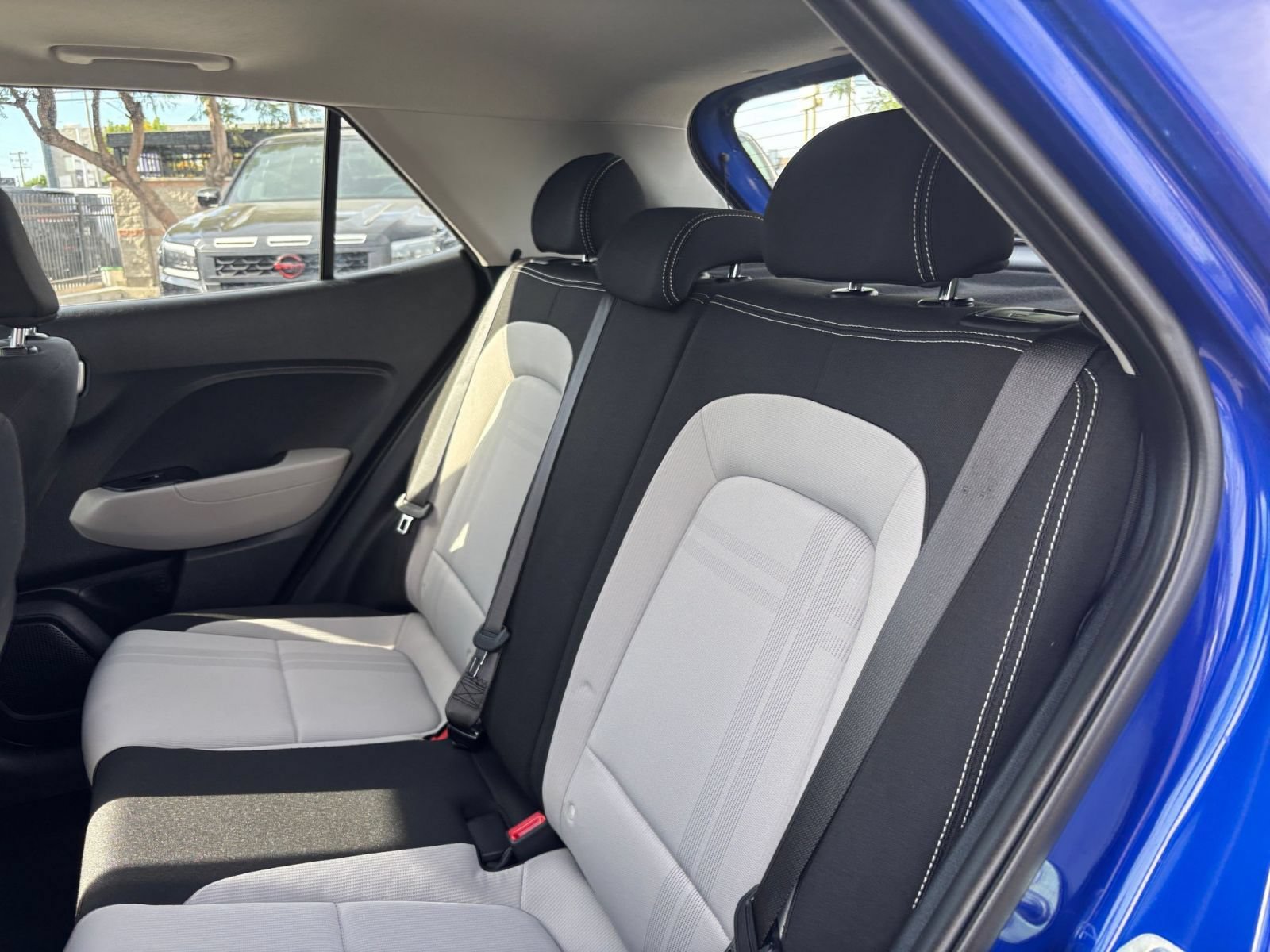 Used 2025 Hyundai Venue SEL FWD image 27