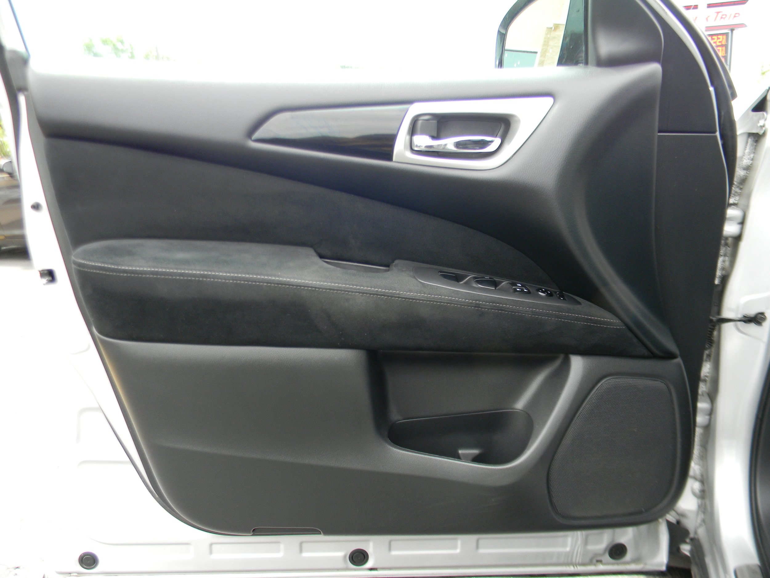 Used 2016 Nissan Pathfinder S FWD image 11