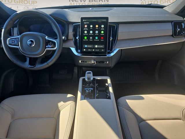 Used 2025 Volvo XC90 B5 Plus w/ Protection Package Premier AWD/4WD image 10