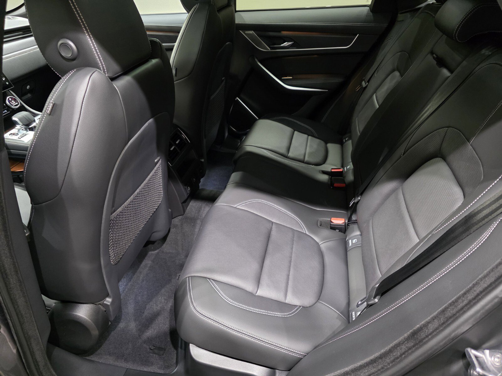 New 2026 Jaguar F-PACE R-Dynamic S AWD/4WD image 11