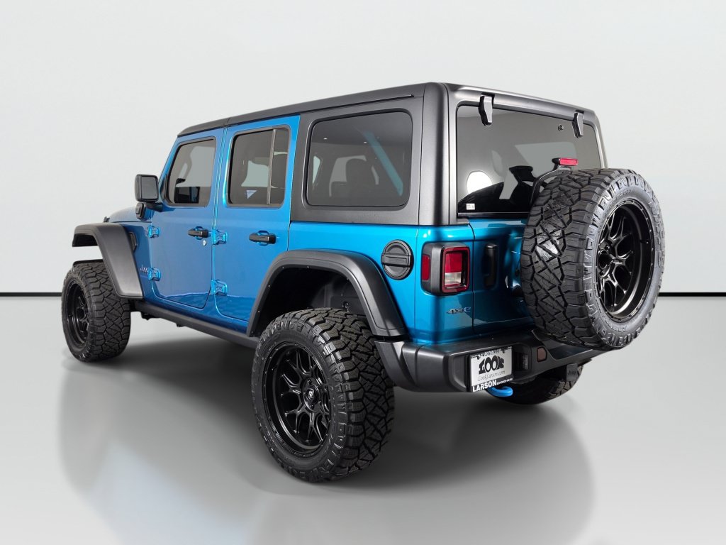 Used 2024 Jeep Wrangler Unlimited AWD/4WD image 3