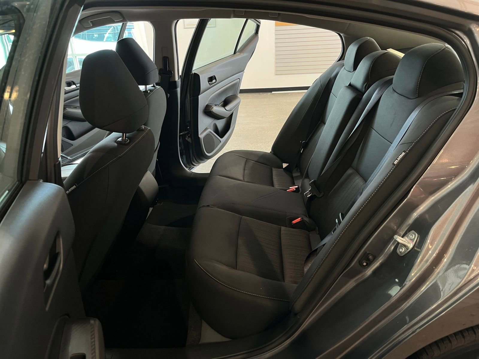 Used 2025 Nissan Altima 2.5 SV image 24