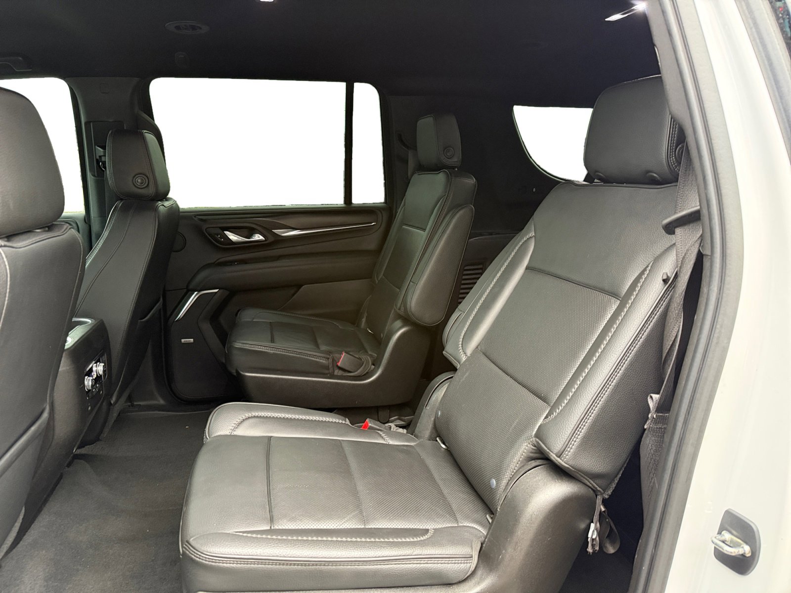 Used 2021 GMC Yukon XL Denali image 16