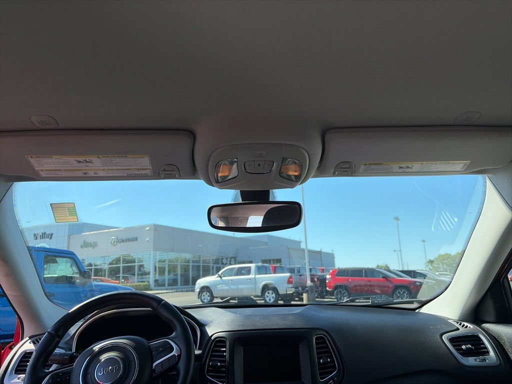 Used 2020 Jeep Compass Latitude w/ Cold Weather Group AWD/4WD image 14