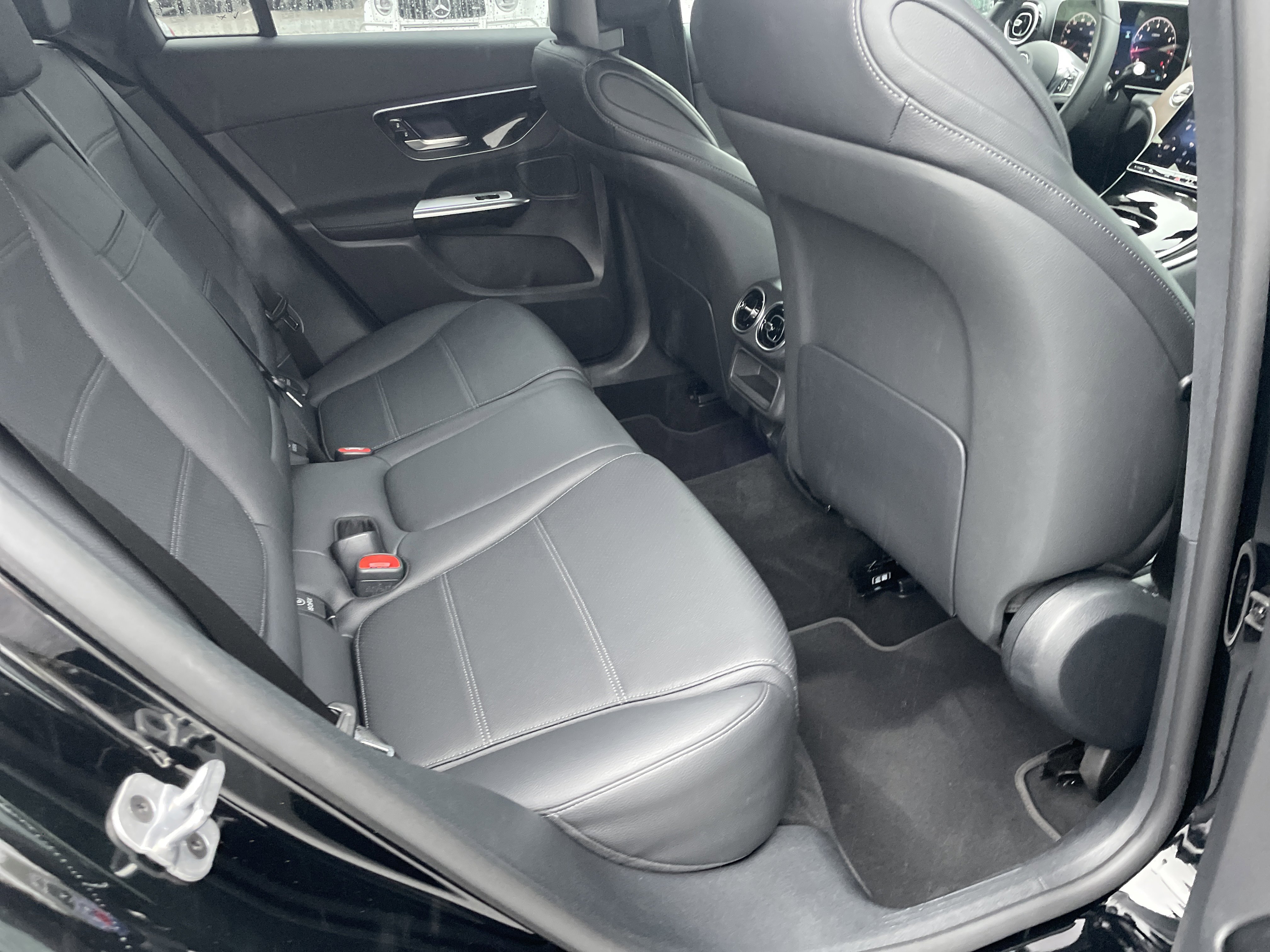 Certified 2025 Mercedes-Benz GLC 300 4MATIC image 42