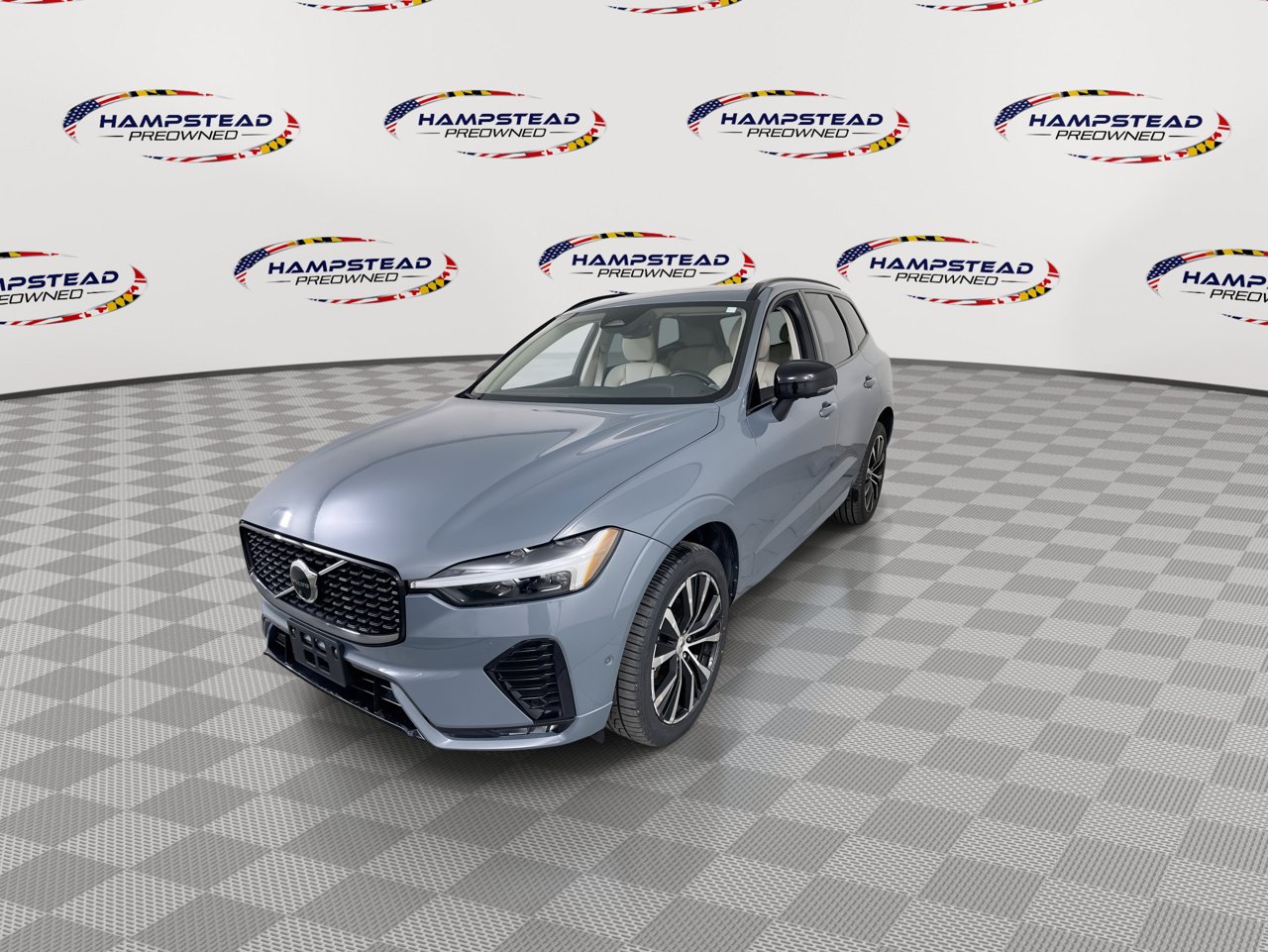 Used 2023 Volvo XC60 B5 Plus AWD/4WD image 4