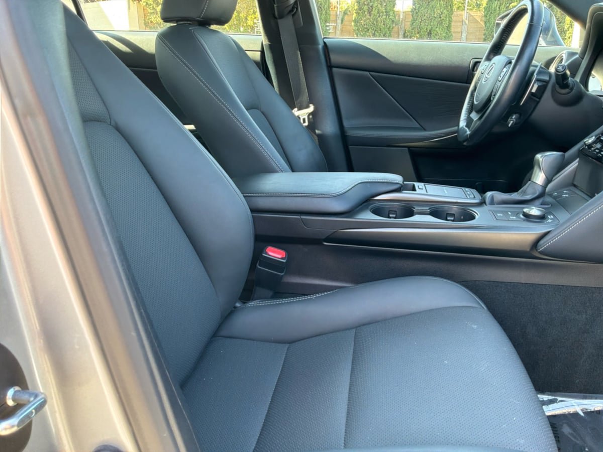 Used 2022 Lexus IS 300 w/ Premium Package RWD image 22
