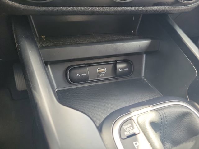 Certified 2025 Kia Soul LX w/ LX Technology Package FWD image 23