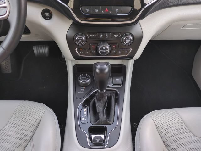 Used 2022 Jeep Cherokee Limited AWD/4WD image 19
