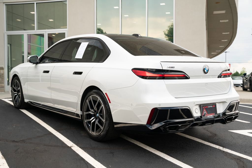 Used 2023 BMW 760i xDrive AWD/4WD image 18