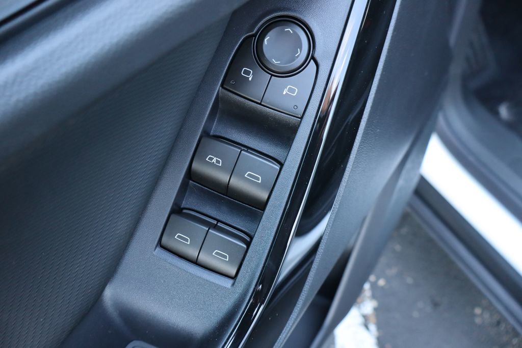 New 2026 Chevrolet Equinox LT w/ Safety and Technology Package FWD image 16
