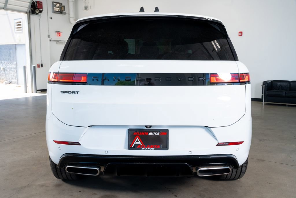 Used 2025 Land Rover Range Rover Sport Dynamic SE image 14