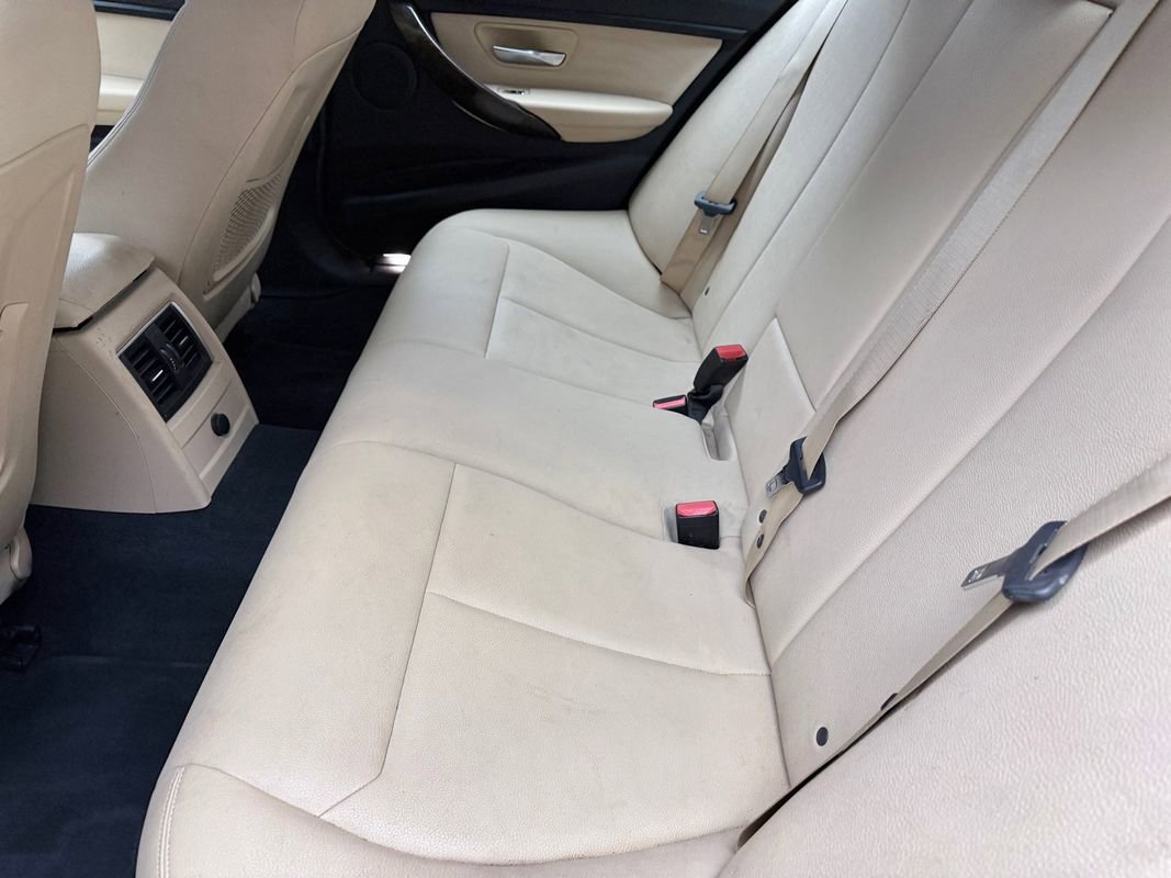 Used 2018 BMW 320i xDrive Sedan w/ Convenience Package image 13