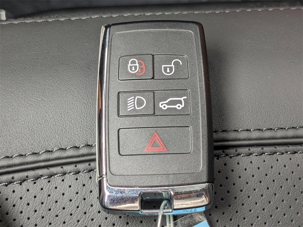 New 2024 Land Rover Defender 130 X image 29