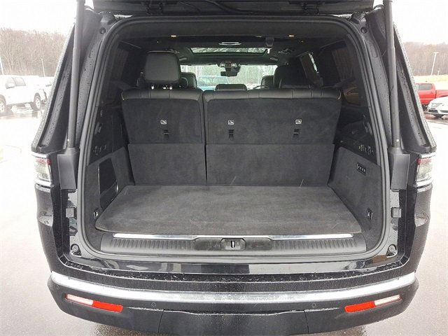 Used 2022 Jeep Grand Wagoneer Series III w/ Rear Seat Video Group 1 image 29