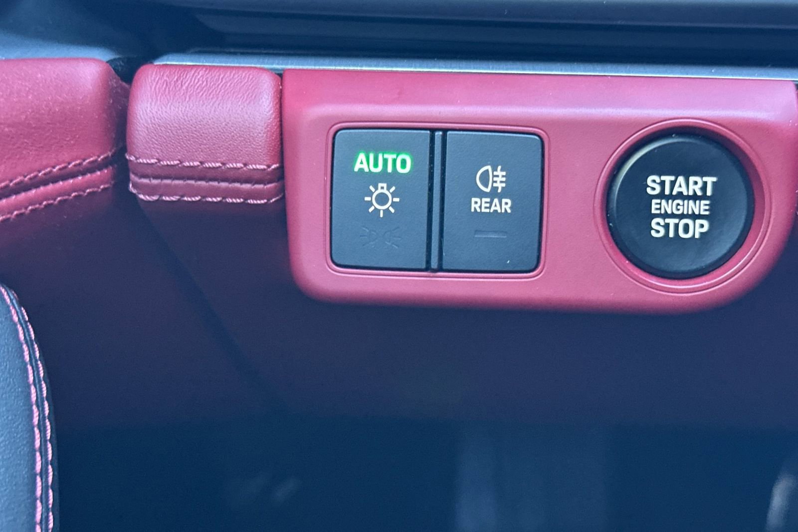 Used 2024 Porsche Panamera image 34