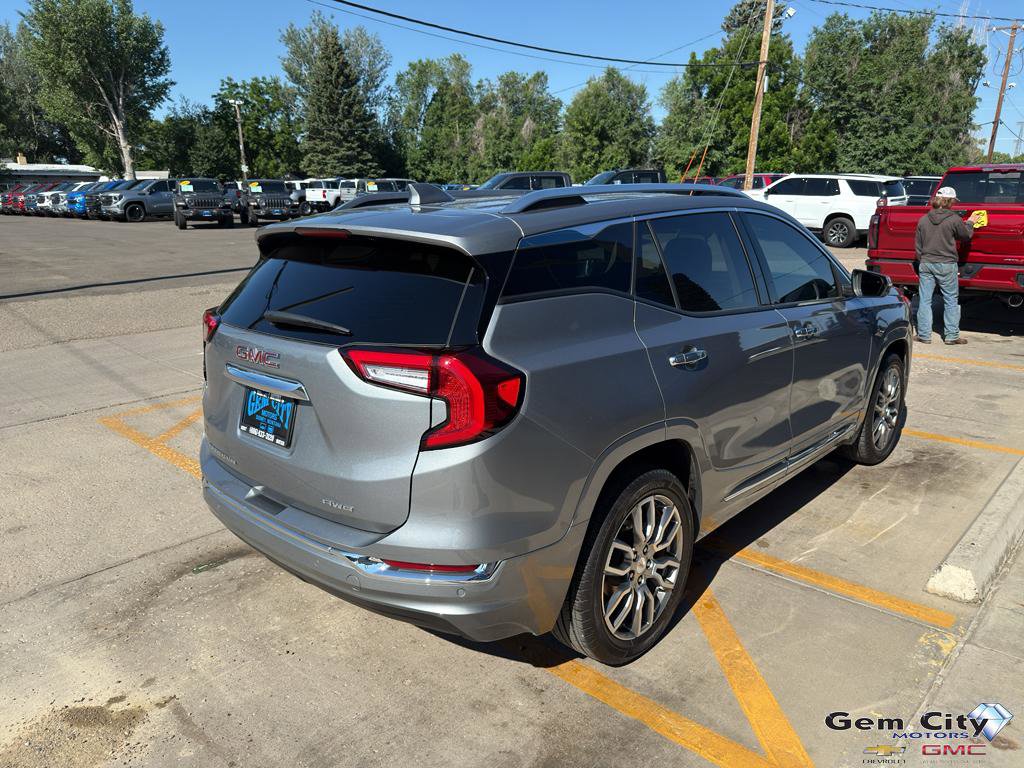 Used 2023 GMC Terrain Denali image 5