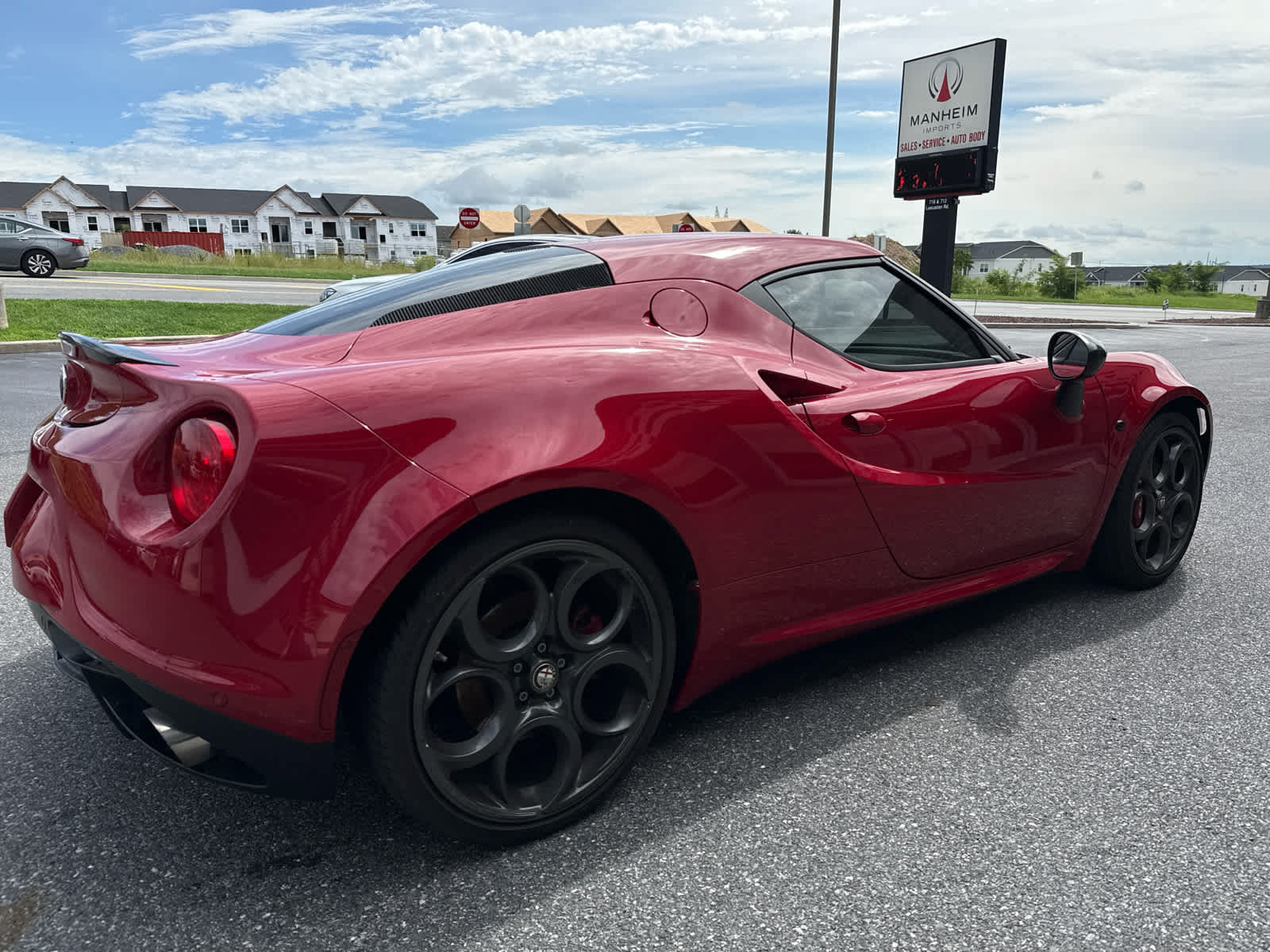 Used 2015 Alfa Romeo 4C Launch Edition w/ Convenience Group RWD image 6