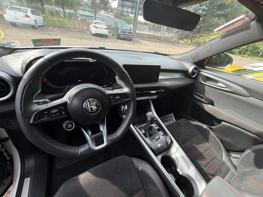 Used 2024 Alfa Romeo Tonale Veloce AWD/4WD image 10