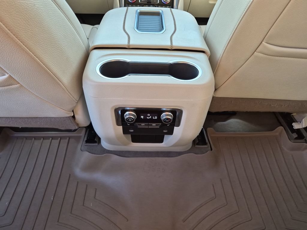 Used 2022 GMC Yukon XL Denali AWD/4WD image 35