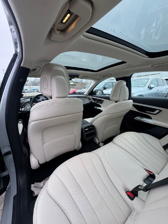 New 2026 Mercedes-Benz E 350 4MATIC Sedan image 17