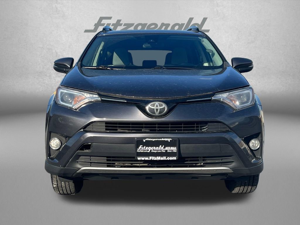 Used 2017 Toyota RAV4 XLE AWD/4WD image 5