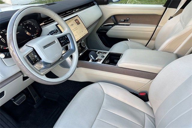 Certified 2023 Land Rover Range Rover SE image 9