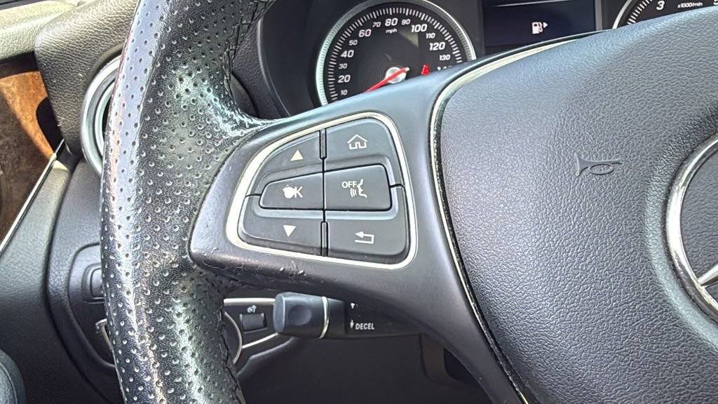 Used 2017 Mercedes-Benz GLC 300 4MATIC Coupe image 32