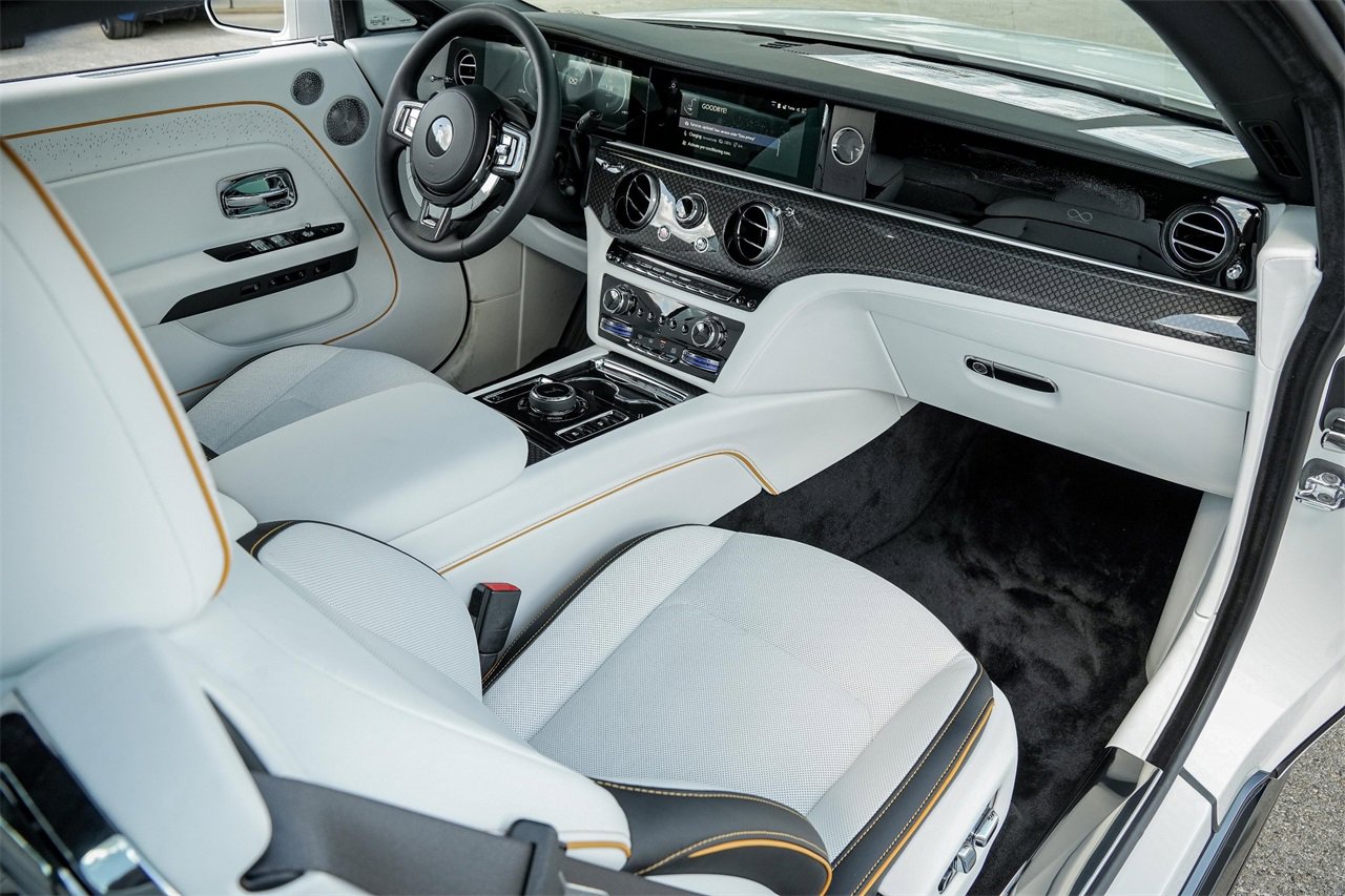 New 2025 Rolls-Royce Spectre Black Badge image 40