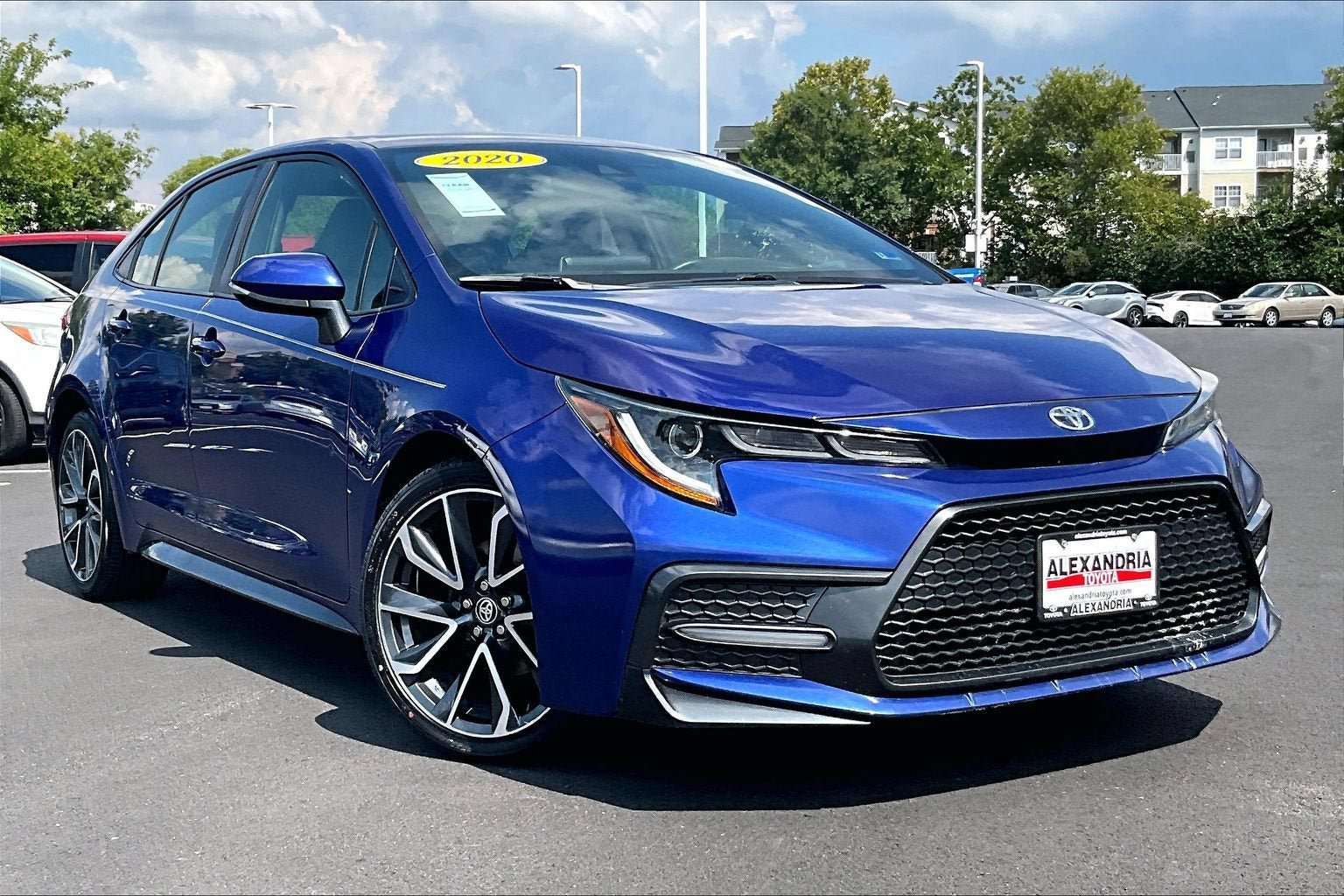 Used 2020 Toyota Corolla SE FWD image 2