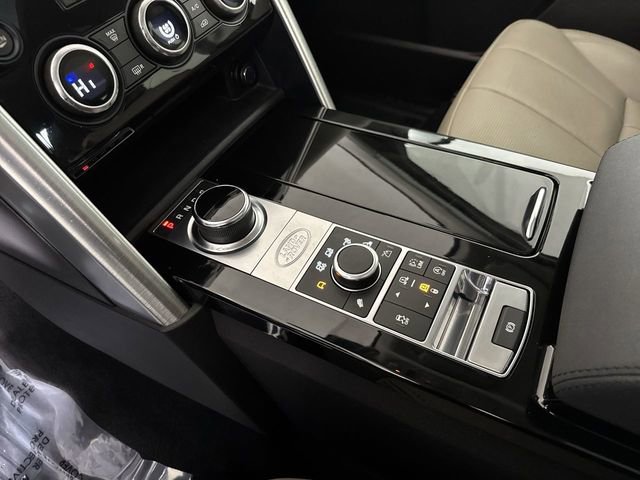 Used 2018 Land Rover Discovery HSE image 17
