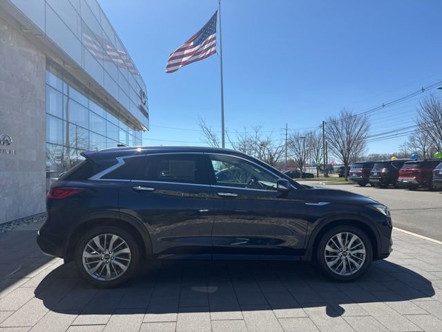 Certified 2023 INFINITI QX50 Luxe image 9