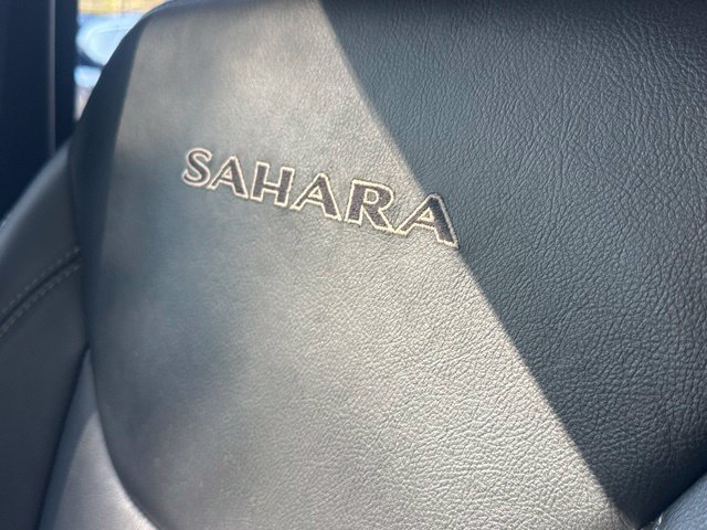 Used 2016 Jeep Wrangler Unlimited Sahara w/ Connectivity Group AWD/4WD image 3