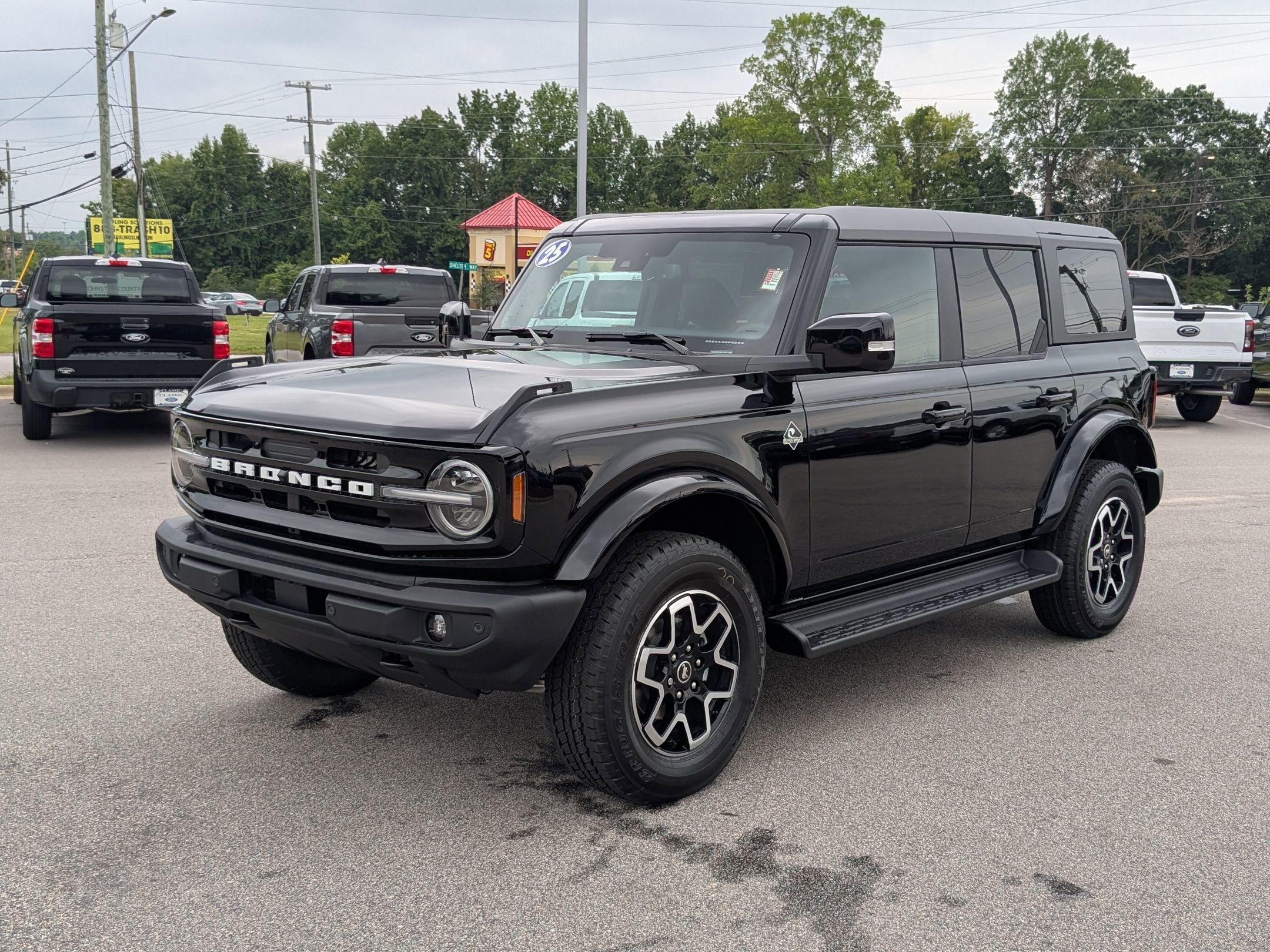 New 2025 Ford Bronco Outer Banks