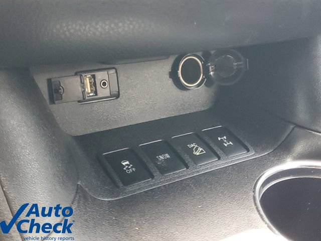 Used 2016 Toyota Highlander XLE AWD/4WD image 28