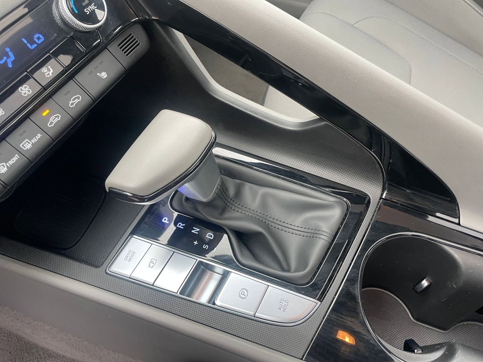 Used 2025 Hyundai Elantra SEL image 43