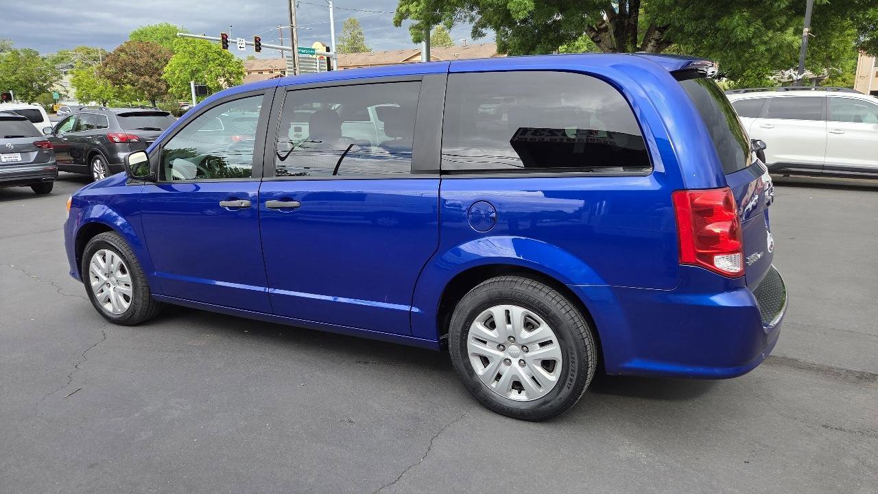 Used 2019 Dodge Grand Caravan SE w/ UConnect Hands-Free Group FWD image 12