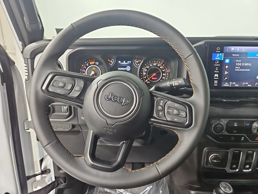 Used 2025 Jeep Wrangler Sport AWD/4WD image 15