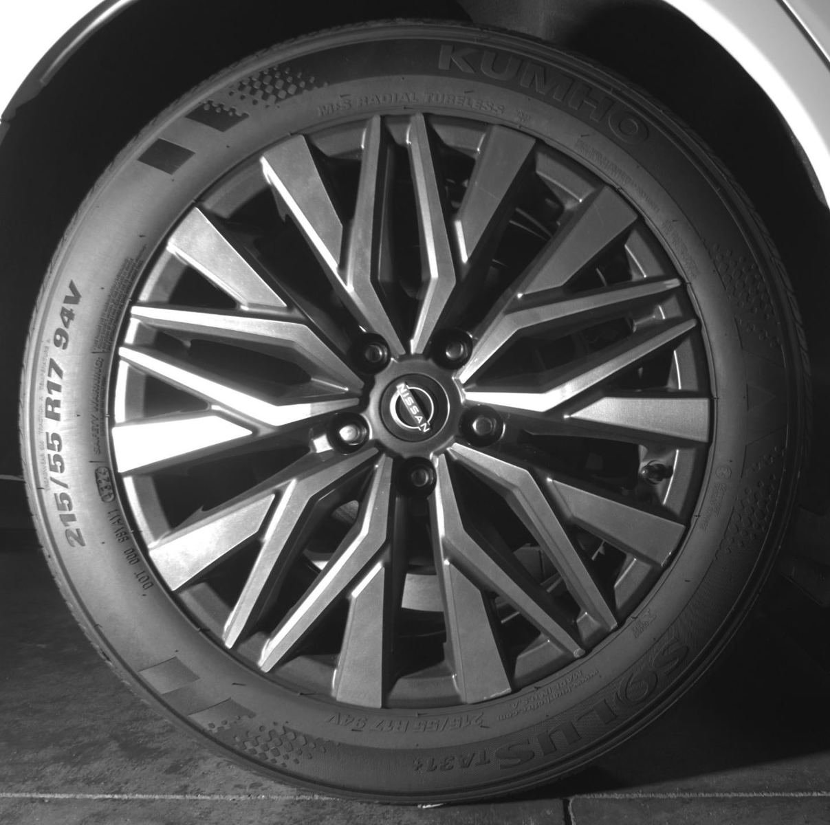 Used 2025 Nissan Altima 2.5 SV FWD image 21