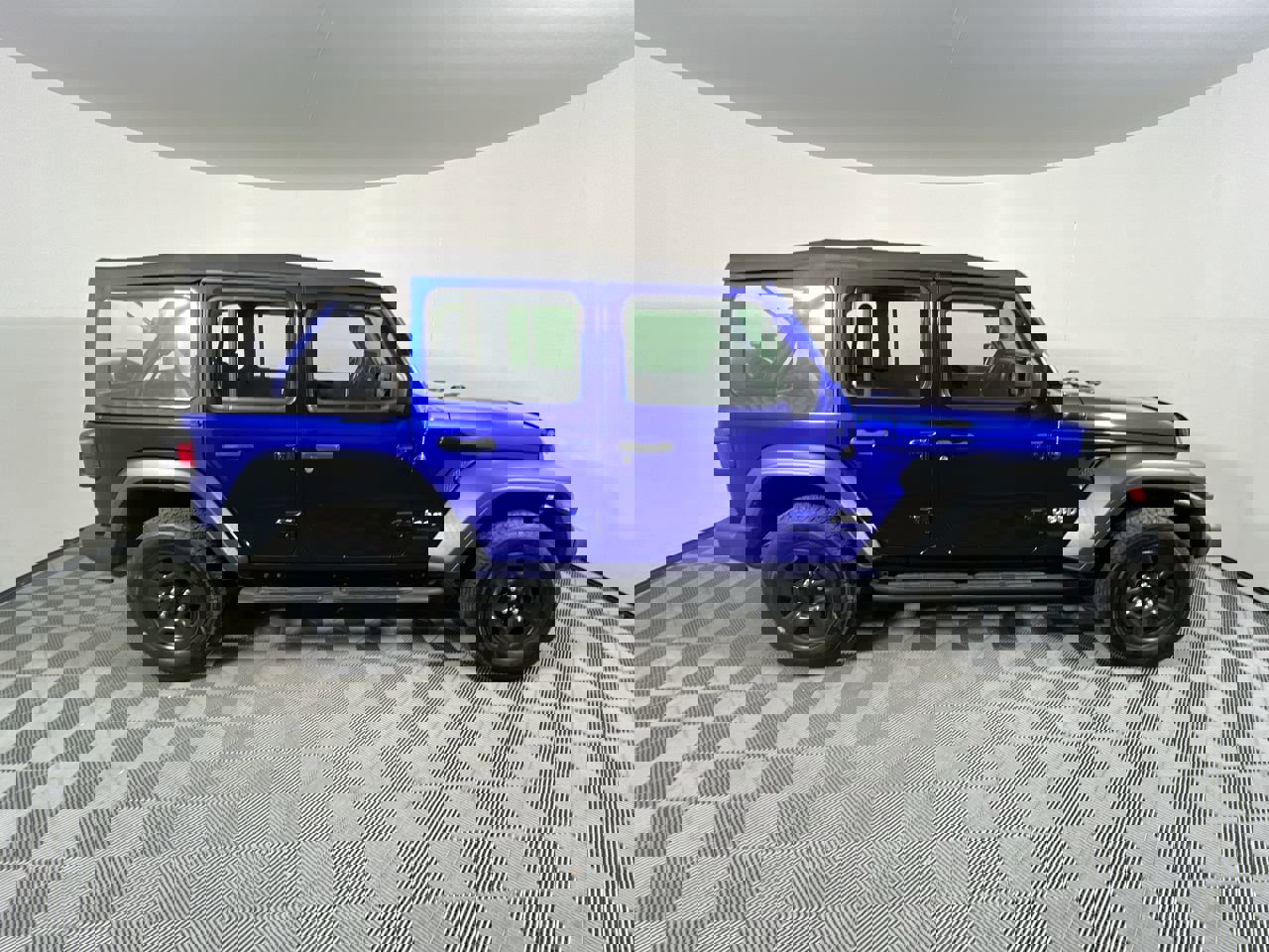 Used 2018 Jeep Wrangler Unlimited Sport image 2