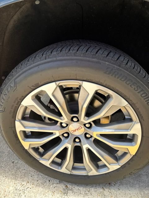 Used 2024 GMC Yukon Denali RWD image 18