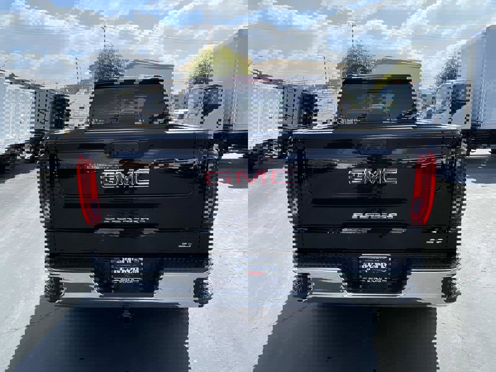 New 2026 GMC Sierra 1500 SLT w/ SLT Premium Plus Package image 6