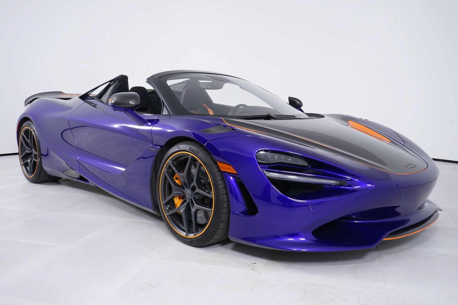 Used 2025 McLaren 750S Spider RWD image 17