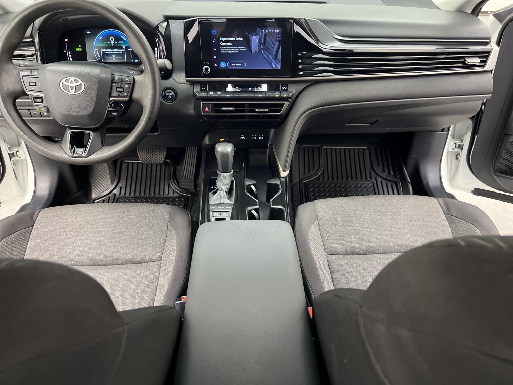 Used 2025 Toyota Camry LE FWD image 40