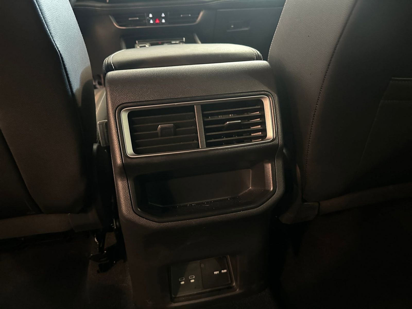 Used 2025 Volkswagen Atlas Cross Sport SE image 24