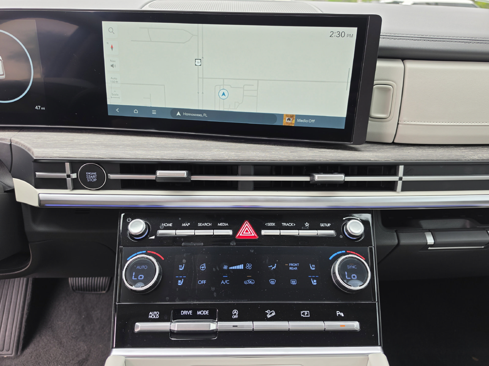 New 2026 Hyundai Santa Fe Limited FWD image 33