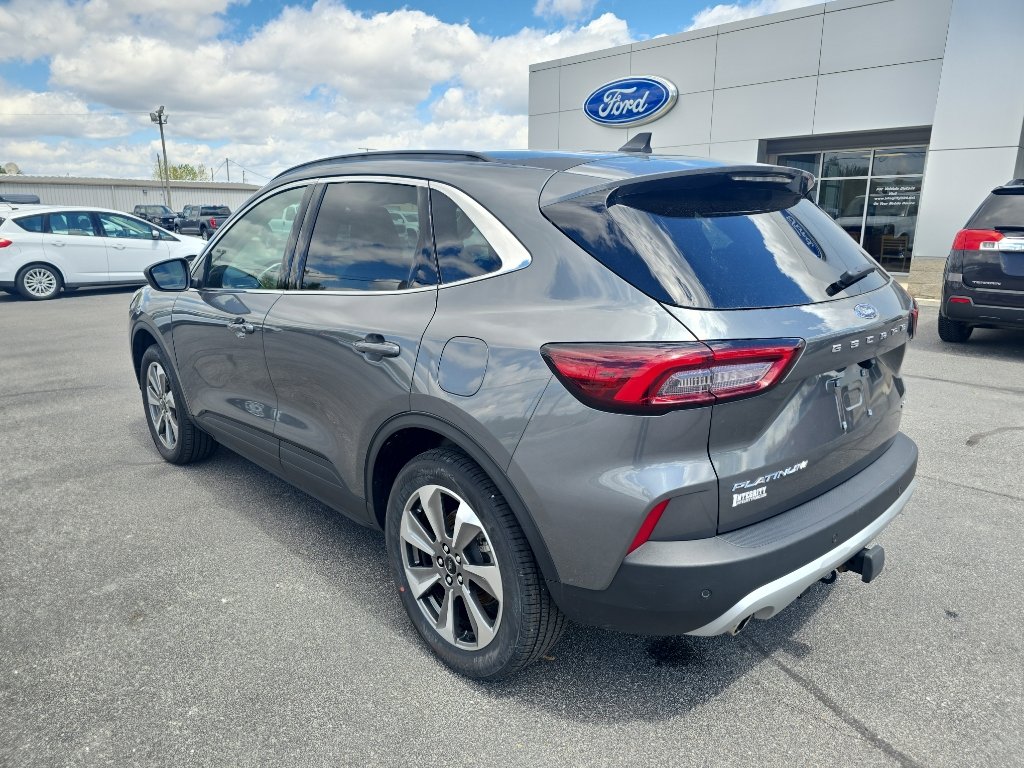 Used 2025 Ford Escape Platinum w/ Class II Trailer Tow Package AWD/4WD image 8