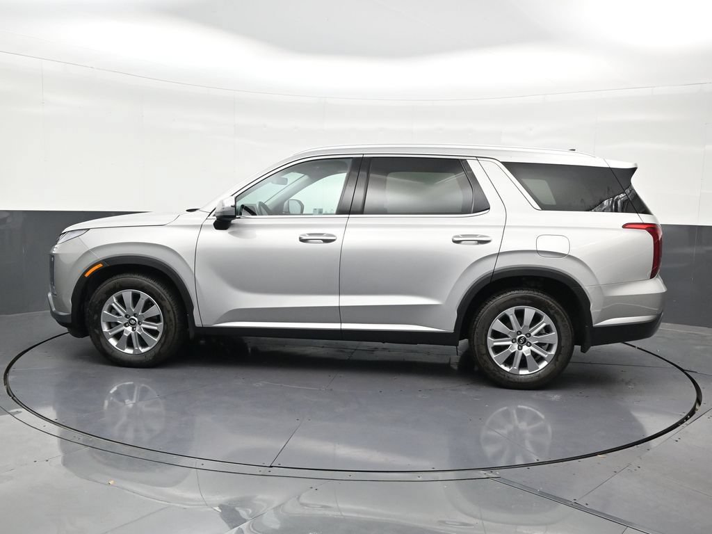 Used 2025 Hyundai Palisade SEL FWD image 2