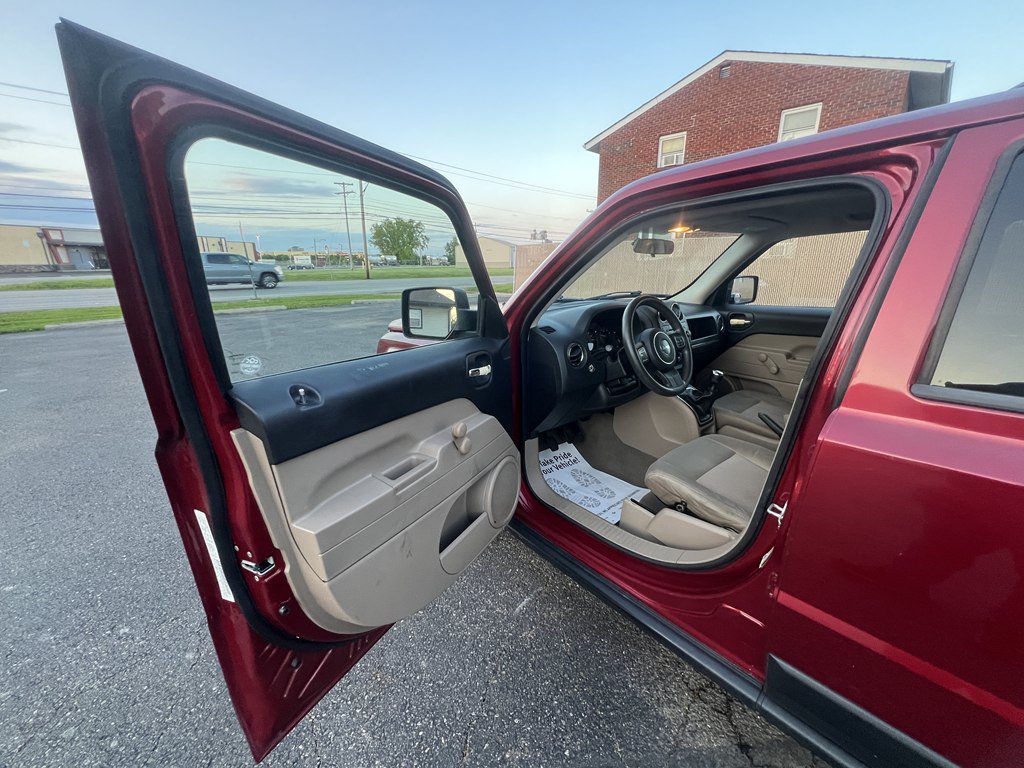 Used 2012 Jeep Patriot Sport w/ Tire & Wheel Group FWD image 17