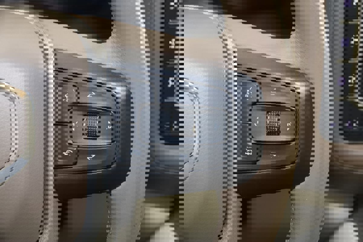 Used 2022 GMC Yukon Denali w/ Denali Premium Package image 37